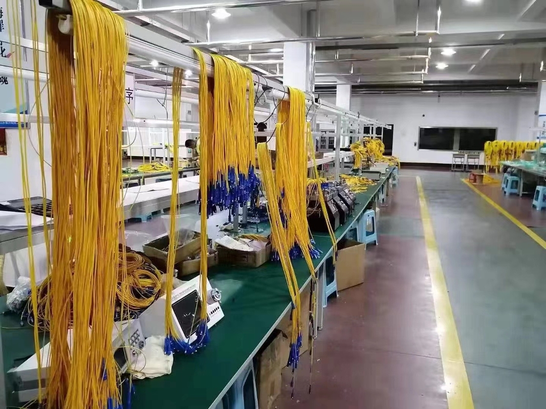 Hochwertige Hersteller-Direct Fiber Optic-Verbindungskabel-Schnittstellen-Arten SC/LC, Längen-Strecke 1.5m-30m LSZH